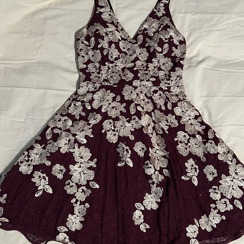 Xscape Burgundy and White Floral Mini Dress